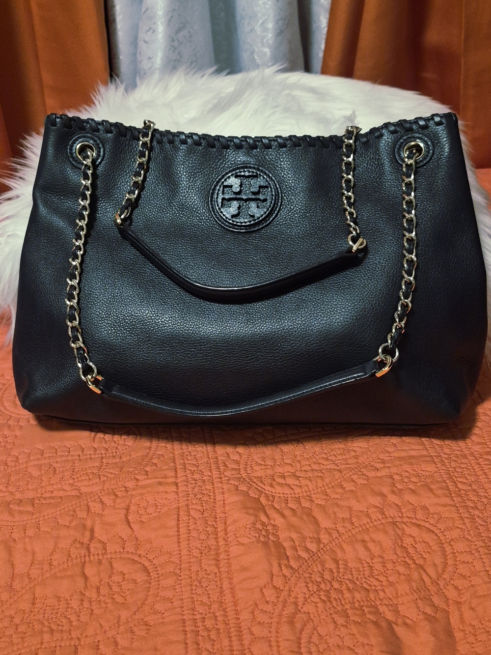 Tory Burch Nave Blue Pebbled Leather Shoulder Bag with Gold Chain Straps - Picture 8 of 15